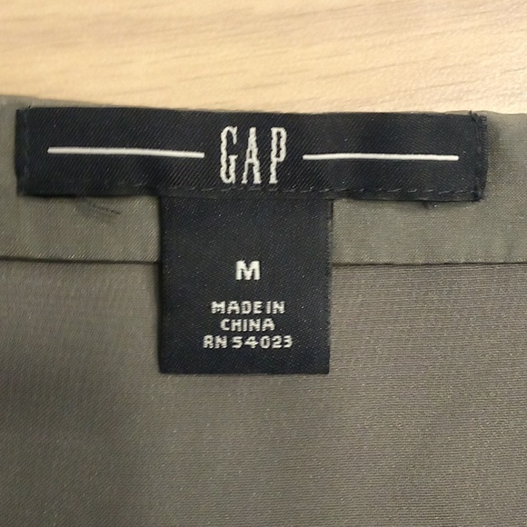 Two-Tone Grey Satiny Top by GAP - Size M - Picture 6 of 7